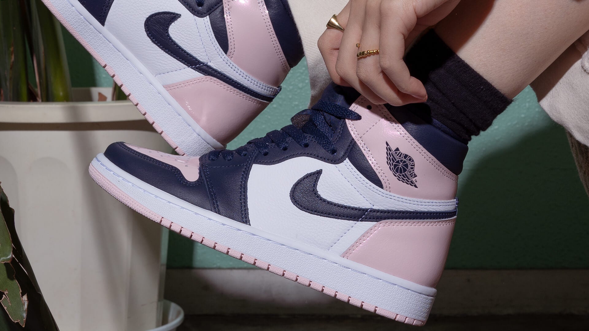 Nike Air Jordan 1 Retro OG “Atmosphere” in Forget-me-nots-Forget-me-nots Online Store