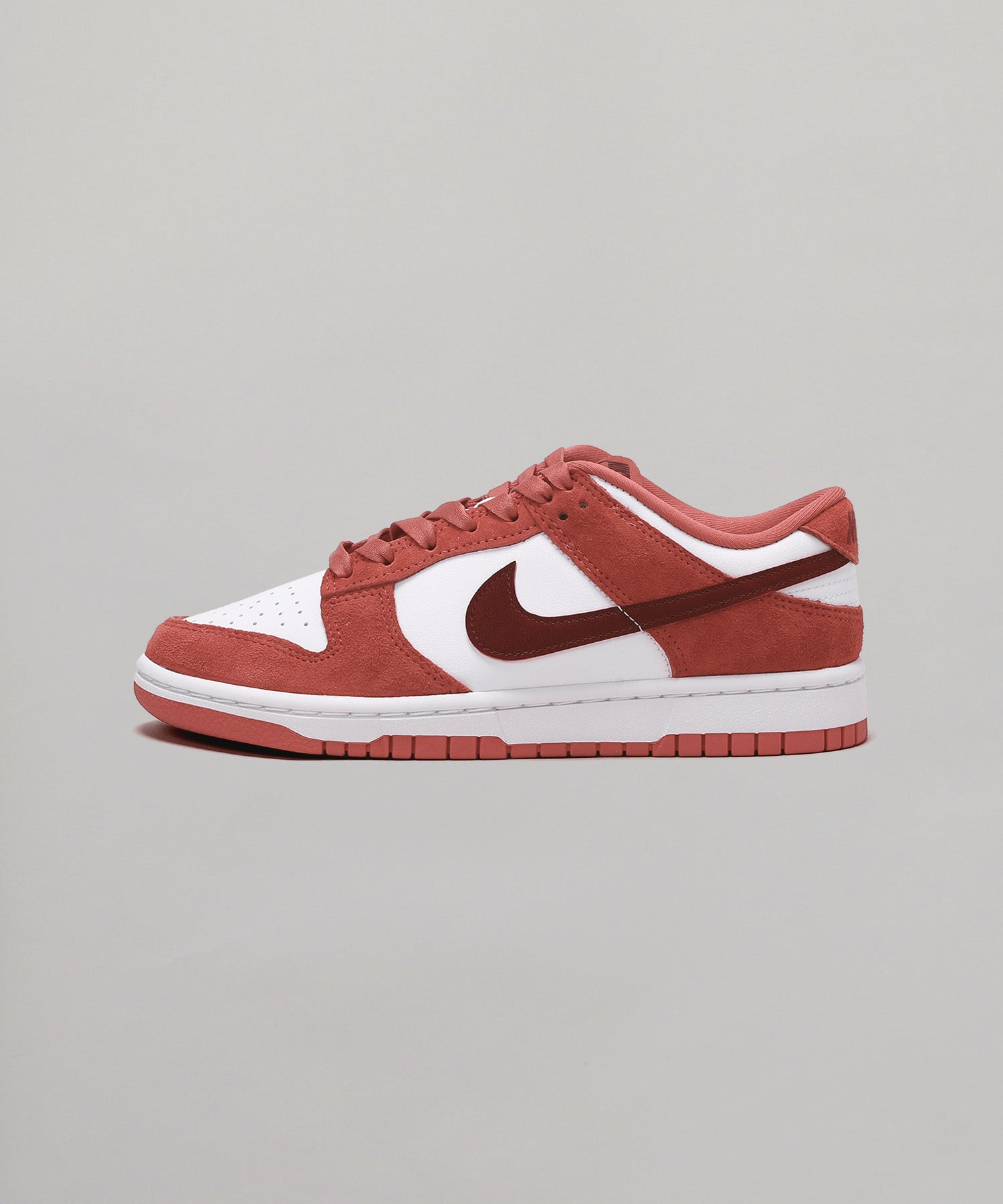 ナイキ(NIKE)｜Nike Wmns Dunk Low Vday｜スニーカー・ファッションの 