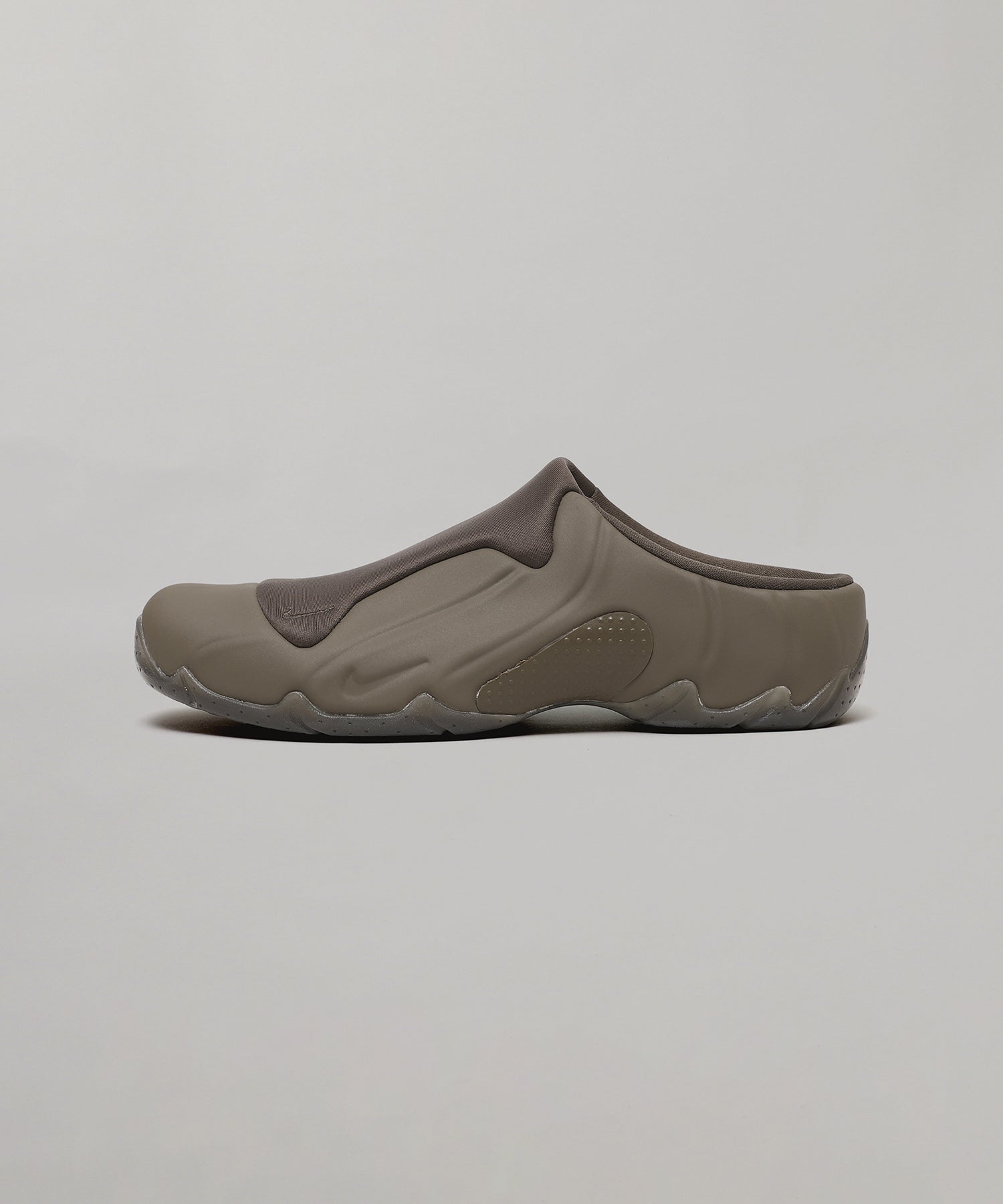 スポーツストア ナイキ(NIKE)｜Nike Clogposite - 250049550235｜スニーカー トップス