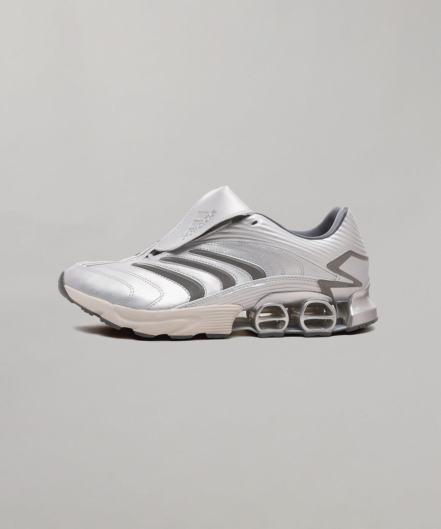 マ*リ様 【早い者勝ち】adidas PREDATOR ELIETE JP《25 adidas PREDATOR MEGARIDE atmos “BLUE SPIRIT” SILVER METALLIC