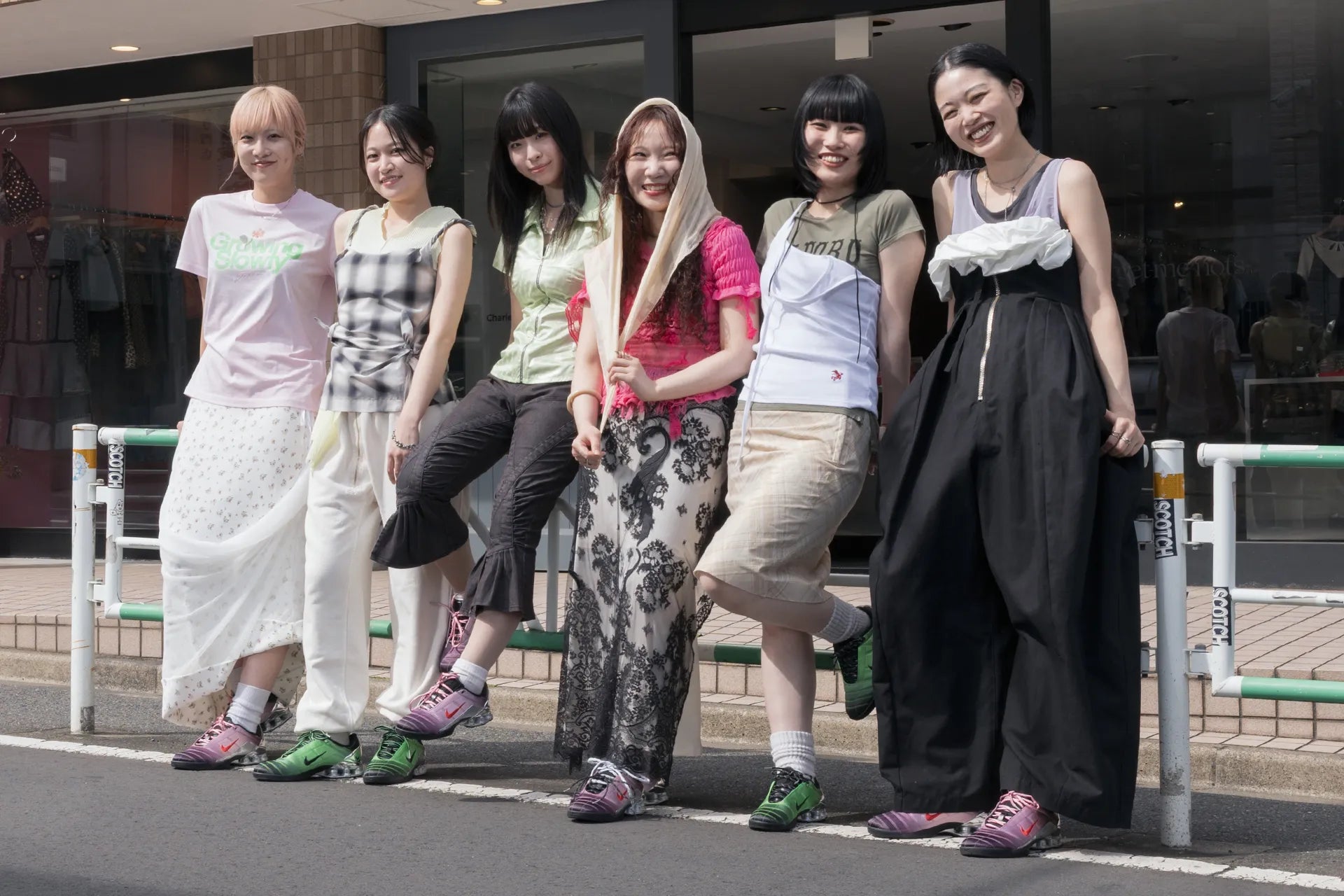 W NIKE T90 SHOX MAGIA SP FMN STAFF SNAP