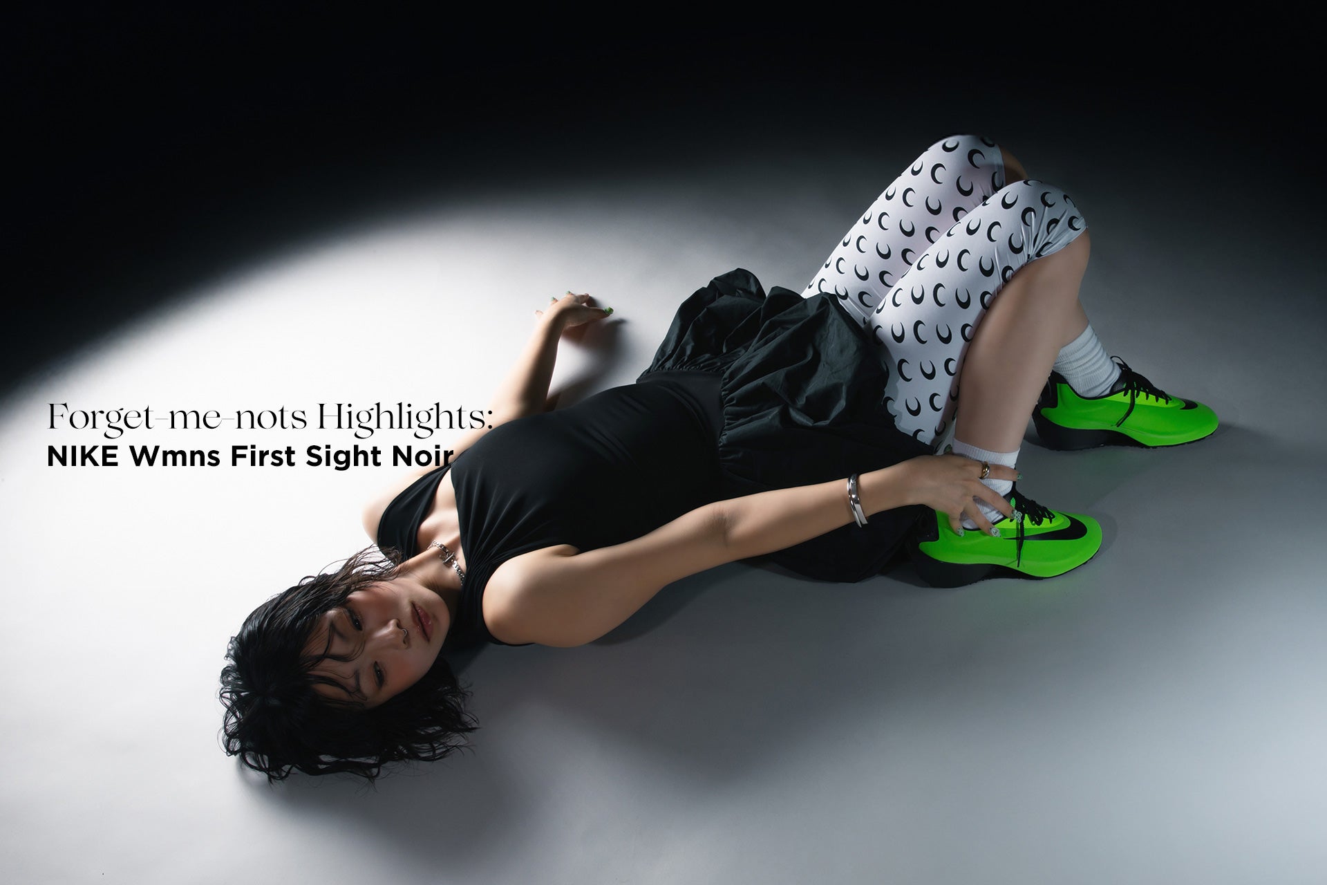 Forget-me-nots Highlights: NIKE Wmns First Sight Noir