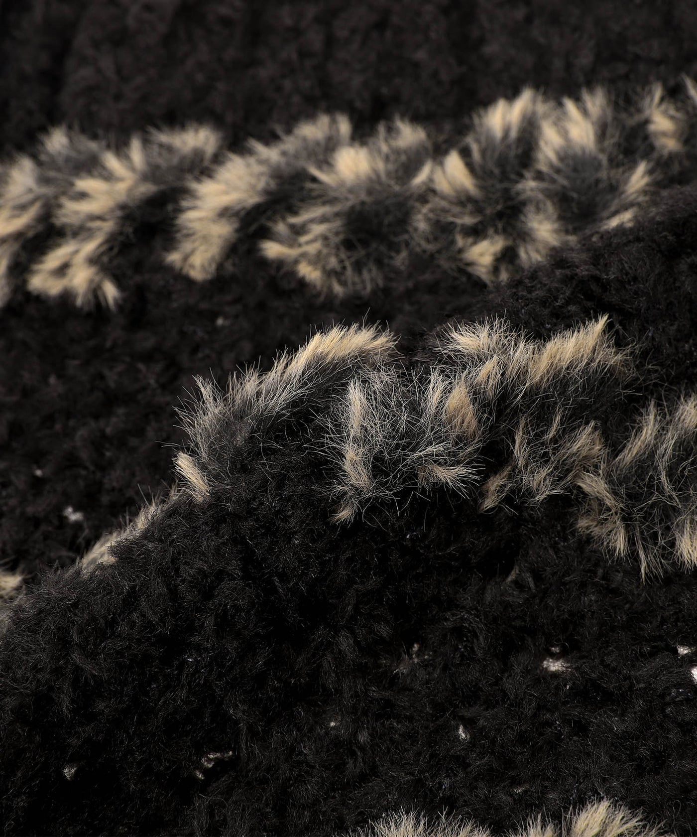 Fluffy-Trim Mesh Knit Apron｜パーバーズ(PERVERZE)｜Forget-me-nots