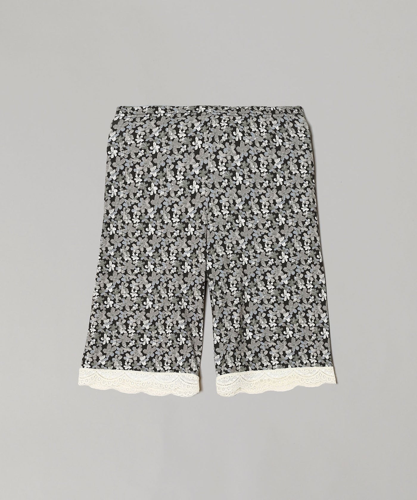 パーバーズ(PERVERZE)｜Lace Trim Shorts ｜Forget-me-nots