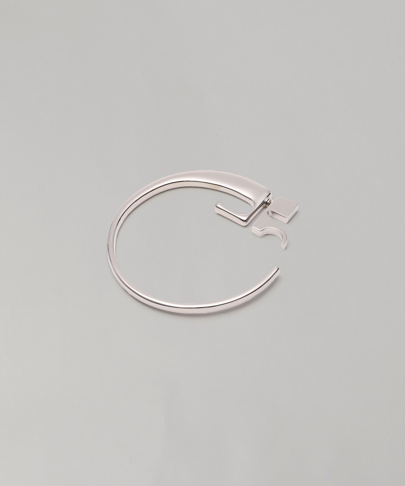 クレージュ(courrèges)｜Ac Maxi Circle Earrings｜スニーカー