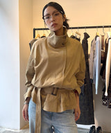 モデル身長：165cm / カラー：Beige / サイズ：F