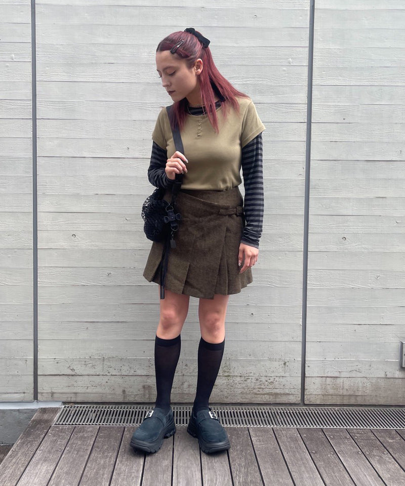 モデル身長：165cm / カラー：Olive / サイズ：F