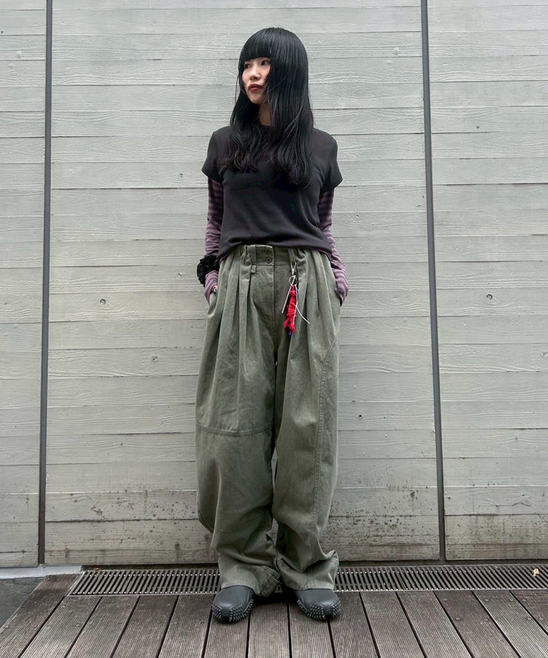 モデル身長：160cm / カラー：CharcoalGrey / サイズ：F