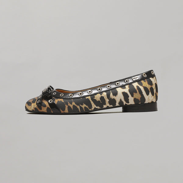 ★関税・送料込★【GANNI】レオパード レースアップ バレリーナ ガニー(GANNI)｜Eyelets Bow Ballerina Satin Print