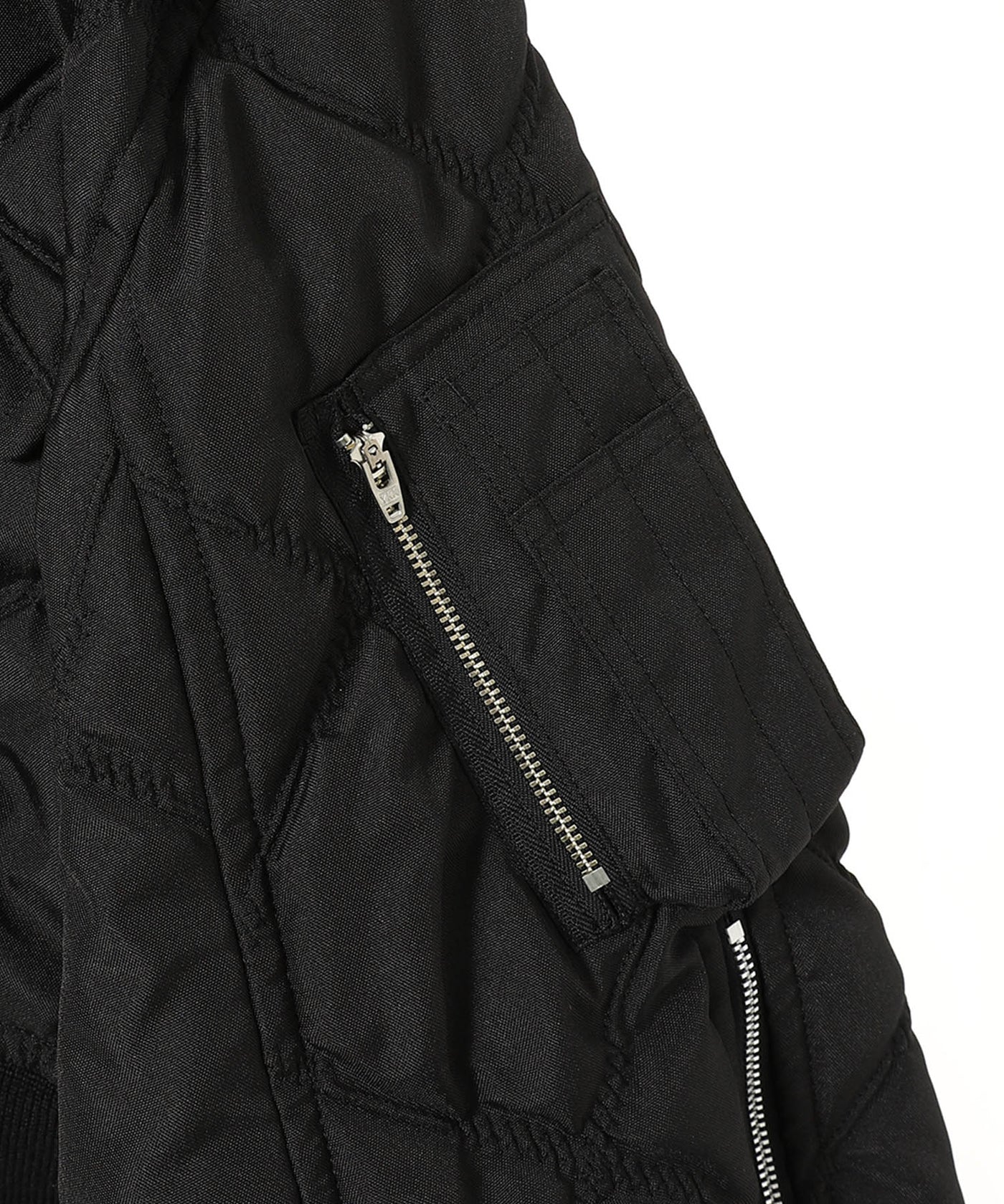 トーガプルラ(TOGA PULLA)｜Quilting Short Blouson｜スニーカー