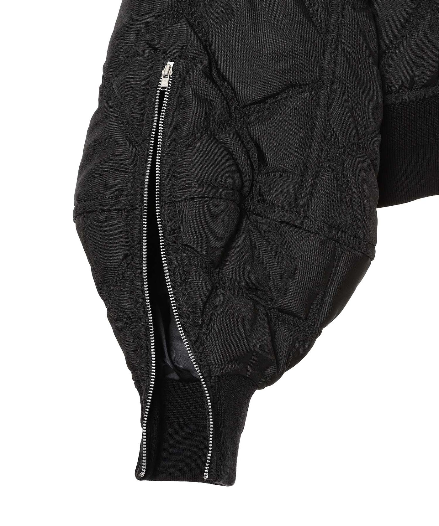 トーガプルラ(TOGA PULLA)｜Quilting Short Blouson｜スニーカー