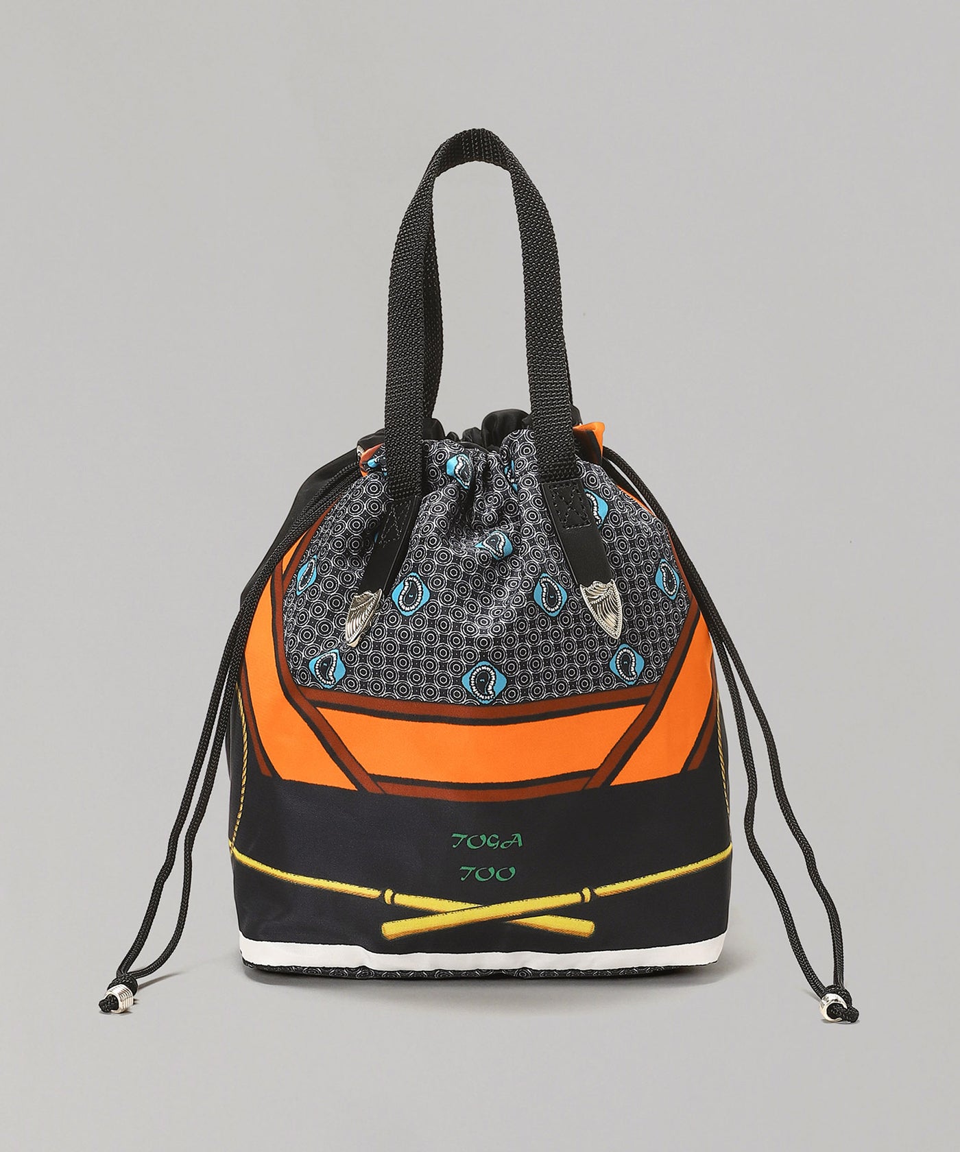 トーガプルラ(TOGA PULLA)｜Print Drawstring Bag｜スニーカー