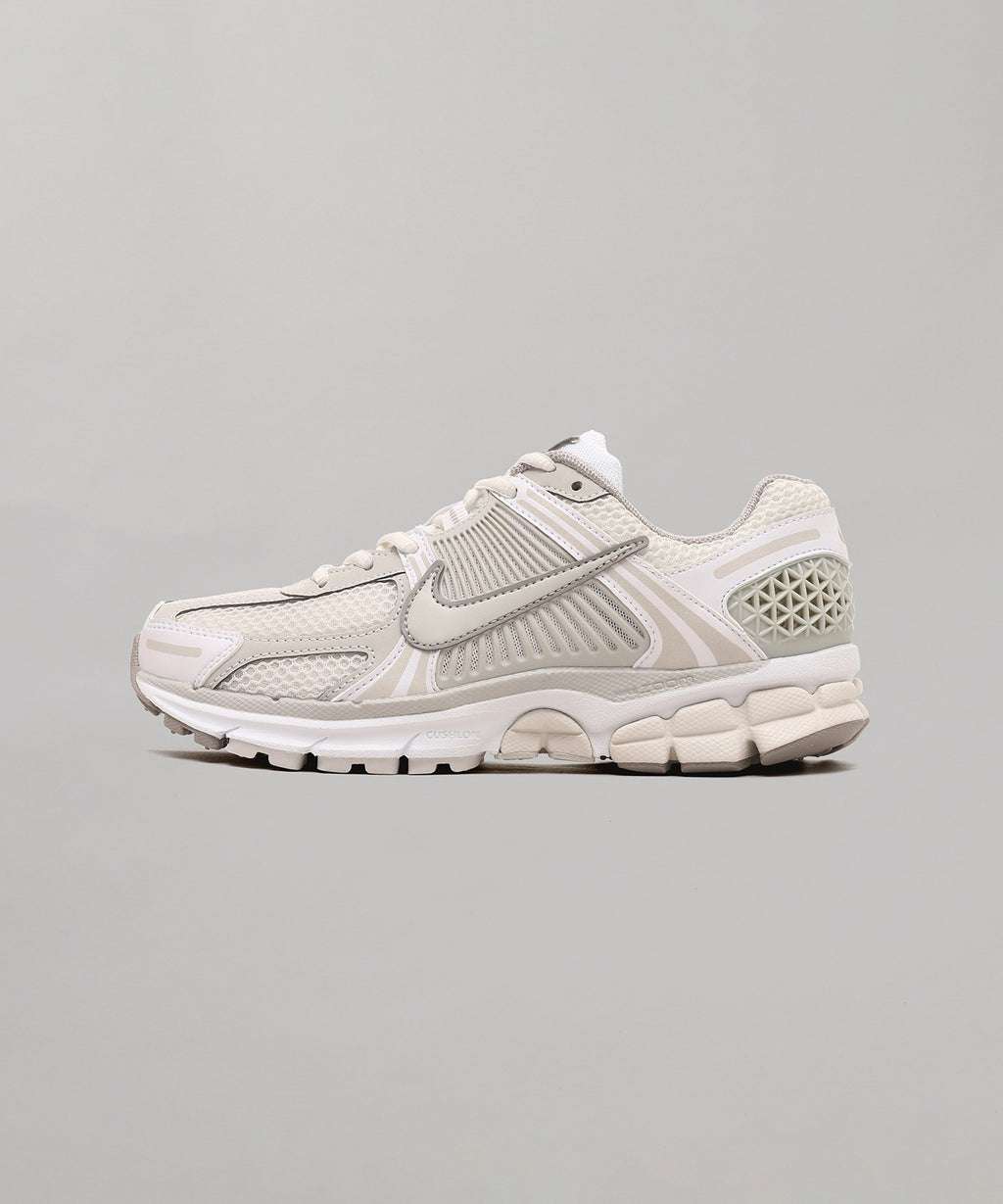 Nike Wmns Zoom Vomero 5 ｜ナイキ(NIKE)｜Forget-me-nots Online Store