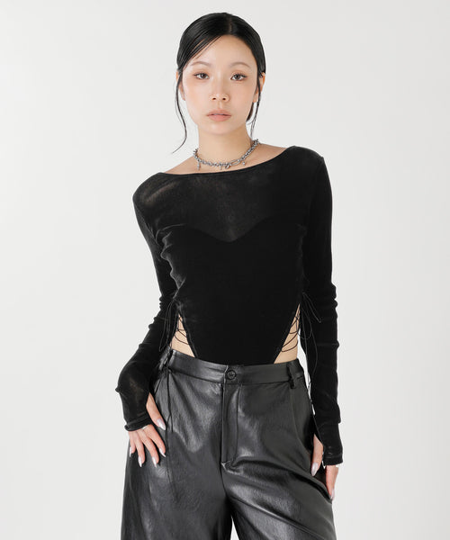 モデル身長：165cm / カラー：Black / サイズ：F