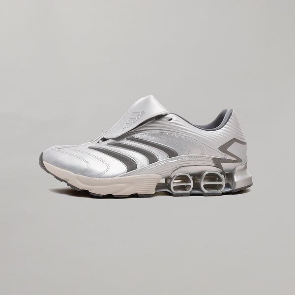 アディダス(adidas)｜Adidas Predator Megaride｜Forget-me-nots